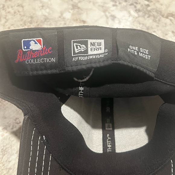 NEW ERA World Series 2011 Champion St Louis Cardinals White BLACK Ball Cap - Picture 2 of 6